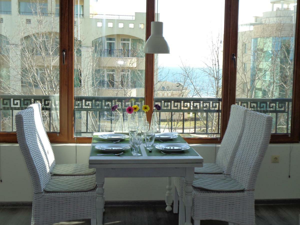 Nereya palace Art Aprtament Marina Apartment Pomorie Bagian luar foto